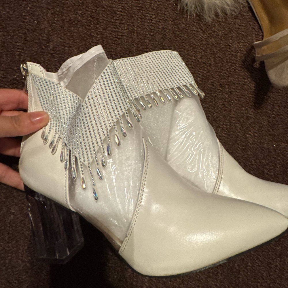 White cowboy Carter cowboy white tassel boots
